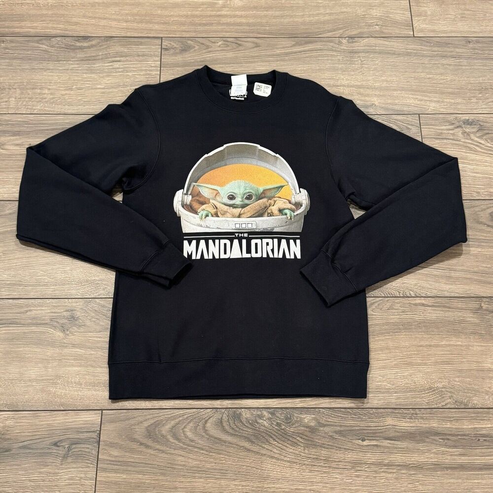 Stars Wars The Mandalorian Crewneck Sweatshirt Mens Size Small Black Baby Yoda